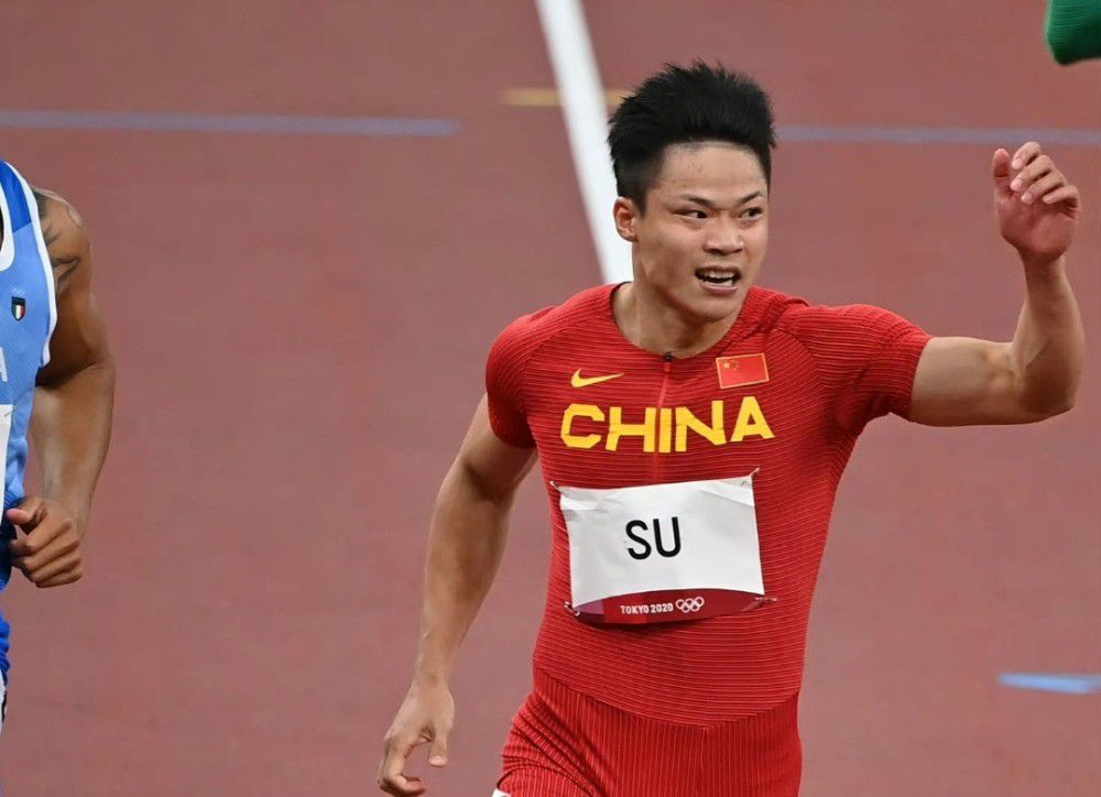 天台也在悄然间，记录下每一个耿耿余淮相互陪伴的点滴